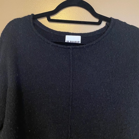 De Rigueur Black Long Sleeve Sweater - Picture 2 of 3